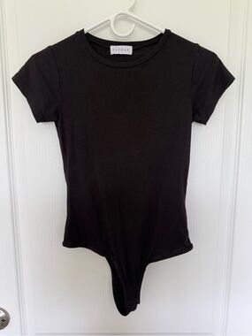 CLYQUE Black Short-Sleeve Bodysuit